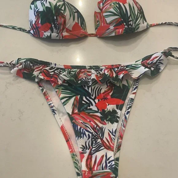 Floral Bikini - Picture 2 of 7